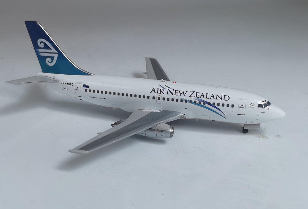 IF732NZ0922 | InFlight200 1:200 | Boeing 737-200 Air New Zealand ZK-NQC (with stand)