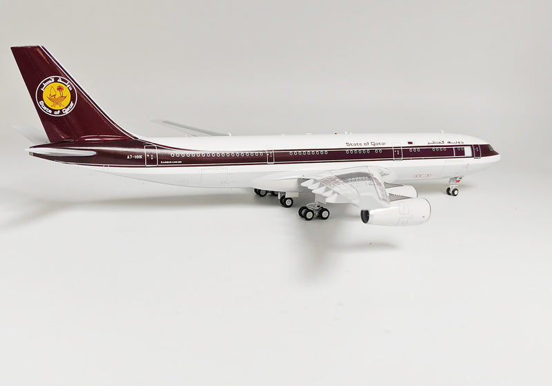 IF342QT0323 | InFlight200 1:200 | Airbus A340-211 Qatar Airways A7-HHK with stanD