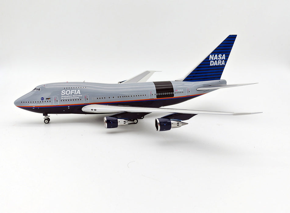 IF747SPSOFIA01 | InFlight200 1:200 | Boeing 747SP NASA/DLR N145UA (with stand and key chain)