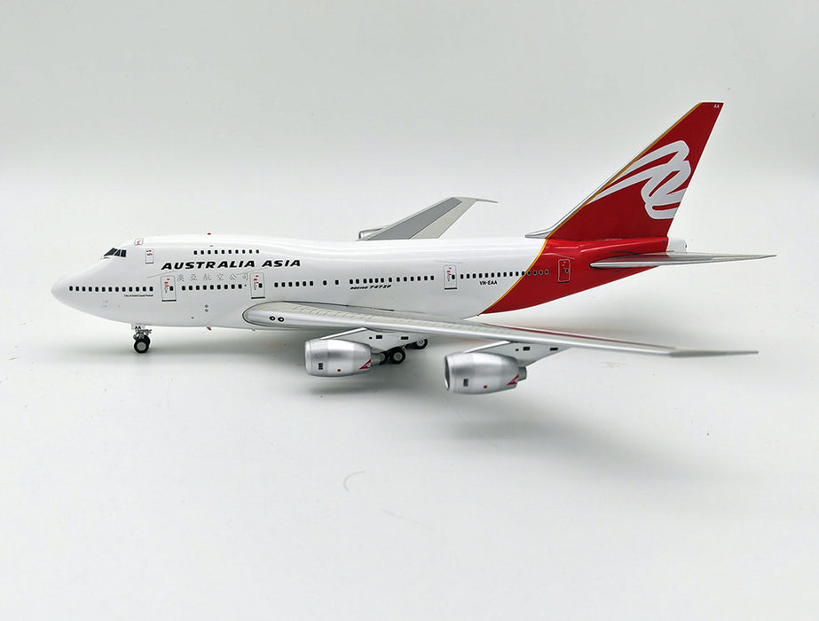 IF747SPQF0823 | InFlight200 1:200 | Boeing 747SP-38 Qantas VH-EAA with stand