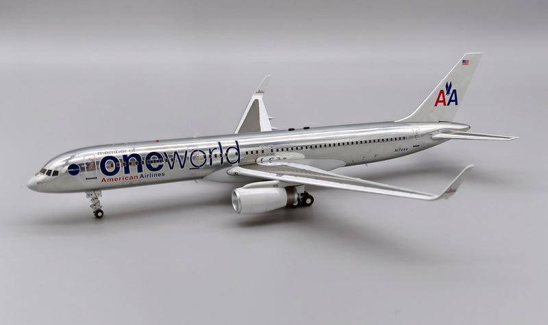 IF752AA0832P | InFlight200 1:200 | Boeing 757-200 American Airlines, 'oneworld' (polished, with stand)