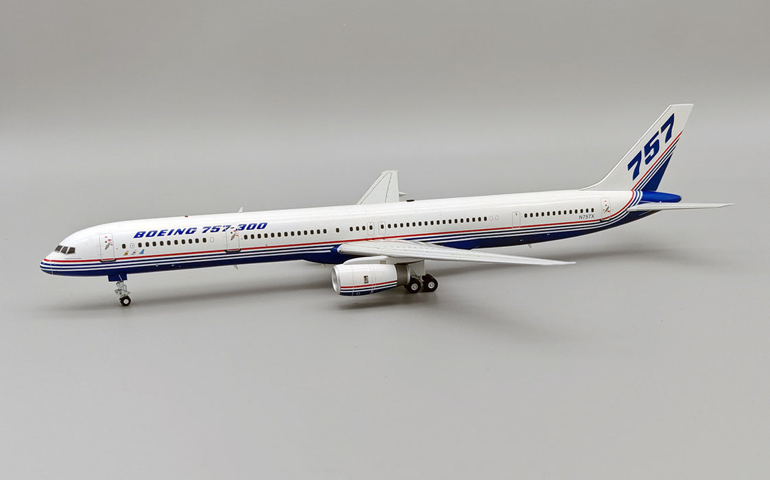 IF753757X | InFlight200 1:200 | Boeing 757-300 House N757X with stand