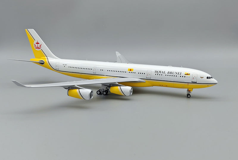 B-342-001 | Blue Box 1:200 | Airbus A340-212 Royal Brunei Airlines V8-001