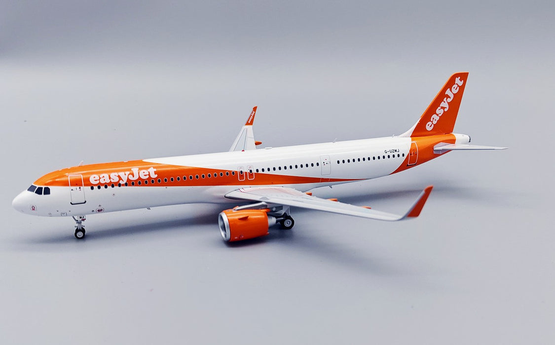 321-ZMJ | Blue Box 1:200 | Airbus A321 easyJet G-UZMJ (with stand)