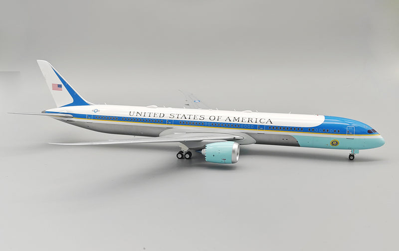 B-USAF-78X-001P | Blue Box 1:200 | Boeing 787-10 USA