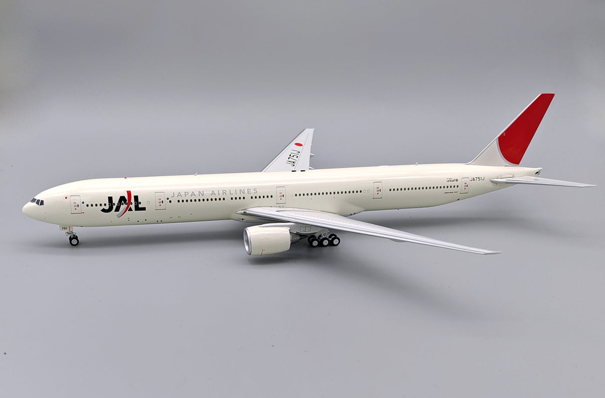 WB773JL51J | Blue Box 1:200 | Boeing 777-346 JAPAN AIRLINES JAL JA751J WITH STAND | is due July 2025