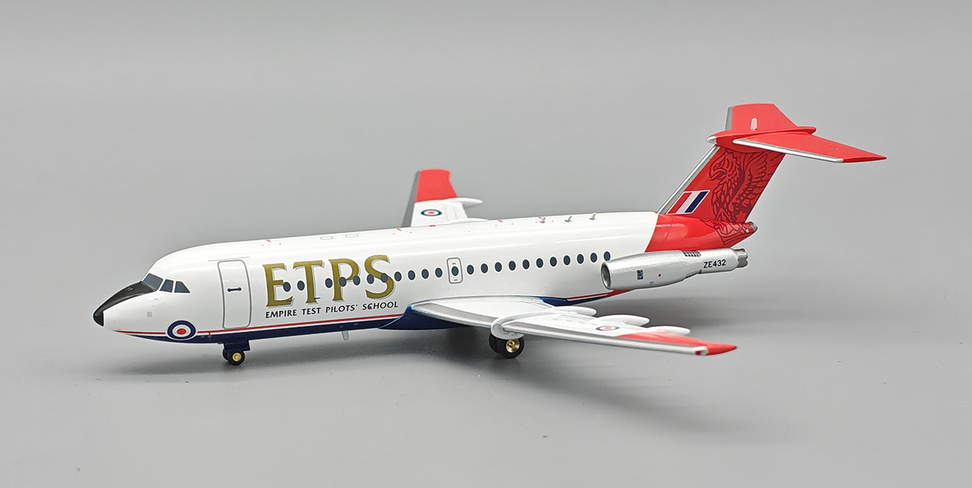IF111ETPS432 | InFlight200 | BAC 111-479FU One-Eleven UK - Air Force ZE432 with stand | is due October 2025