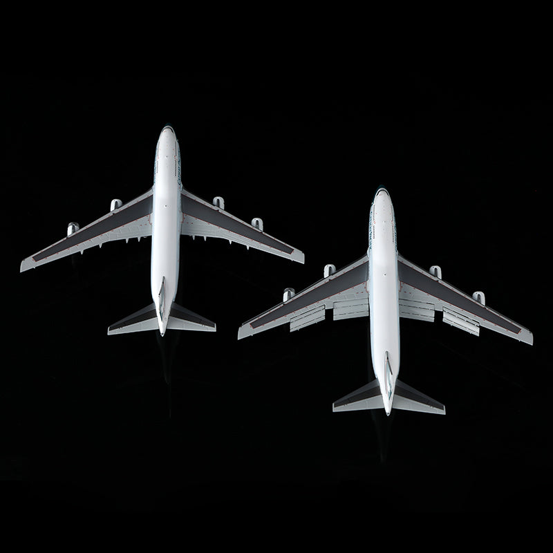 YY74301F | YY Wings 1:400 | Boeing 747-300 Cathay Pacific VR-HON Flap-down
