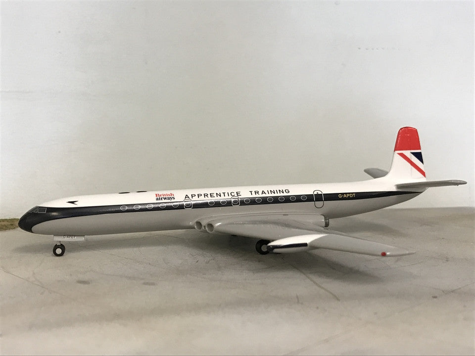 SC086 | Sky Classics 1:200 | D.H. Comet 4 British Airways 'Apprentice Trainer' G-APDT
