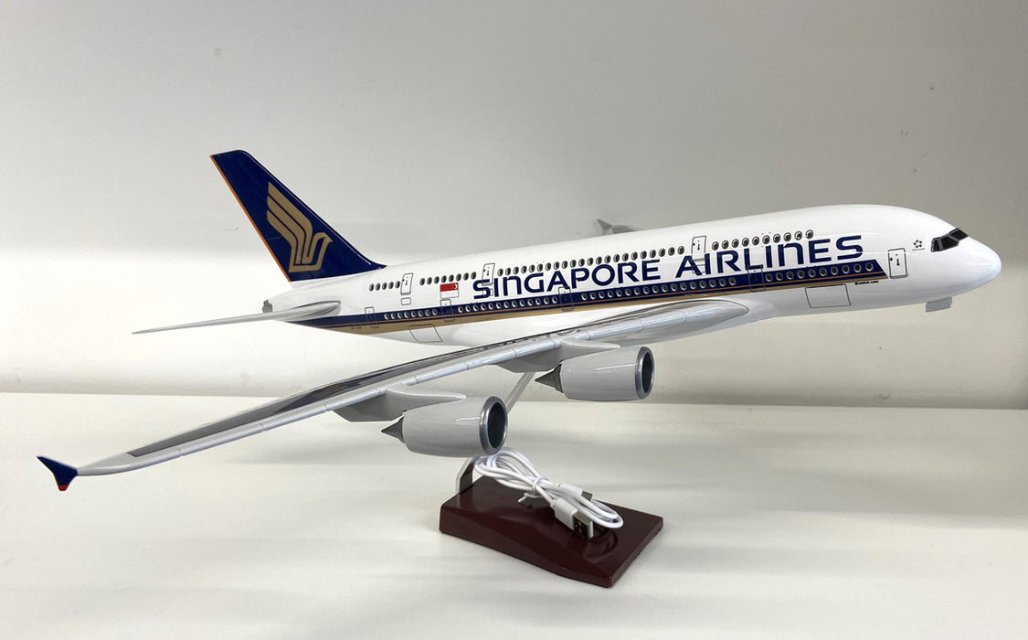 LEDSING | Misc 1:150 | Airbus A380 Singapore Airlines 9V-SKB with undercarriage with interior lights