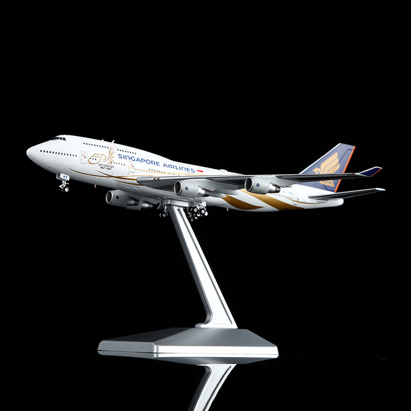 YY74417F | YY Wings 1:400 | Boeing 747-400 Singapore Reg. 9V-SMZ Flap-down