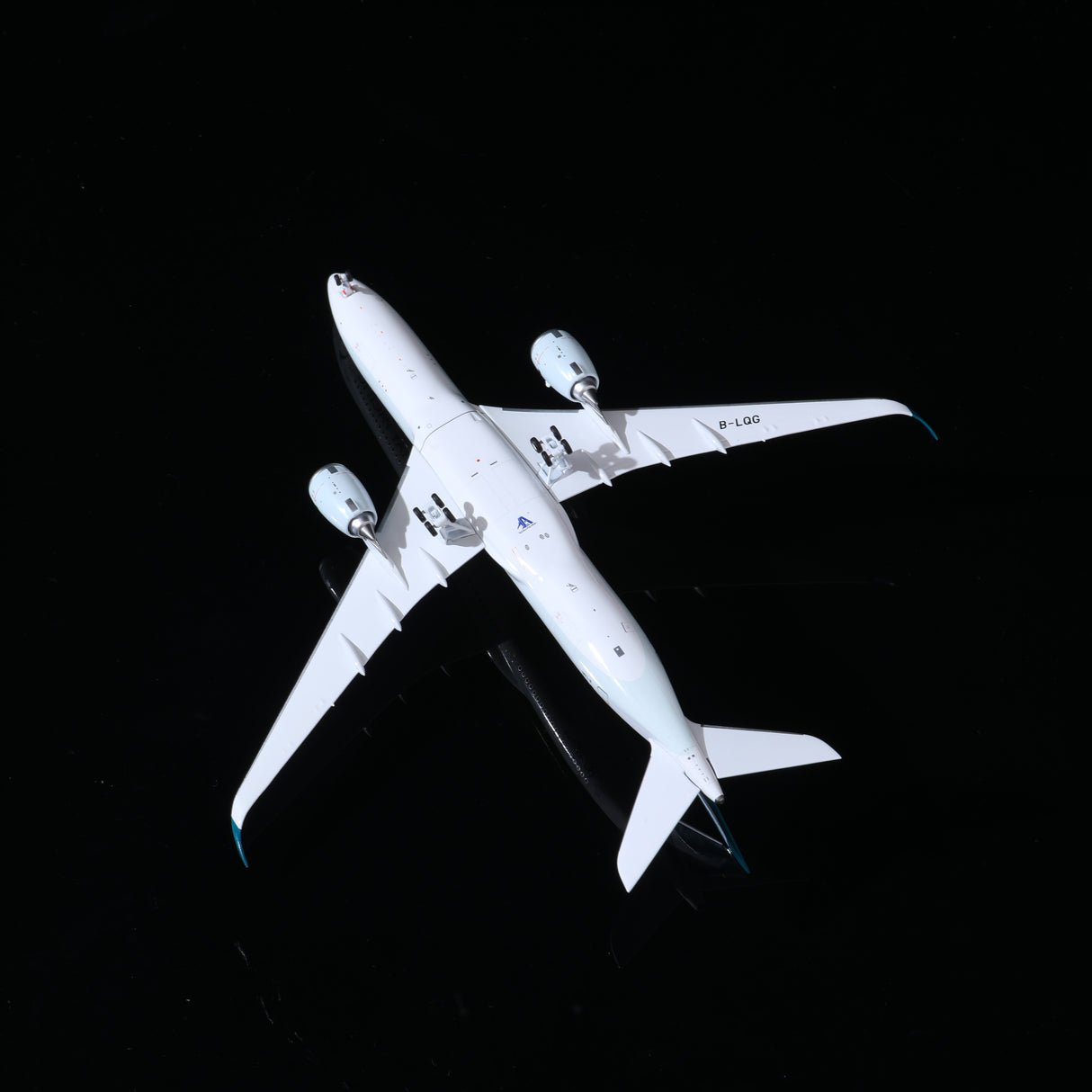 HA3590015 | Aero Polaris 1:400 | Airbus A350-900 Cathay Pacific B-LQG 80 Years Together | is due September 2026