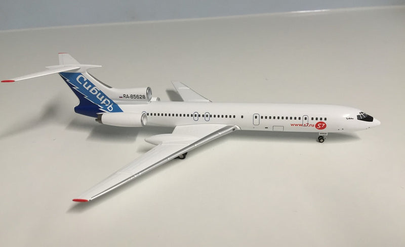 JC2SBI027 | JC Wings 1:200 | Tupolev Tu-154M S7 Siberia Airlines RA-85628