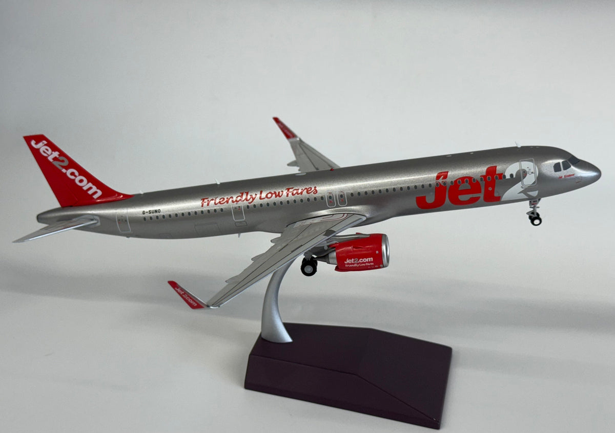 G2EXS1398 | Gemini200 | Airbus A321neo Jet2 G-SUNO (upgraded stand)