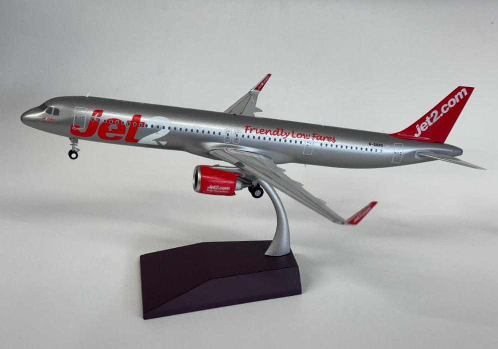 G2EXS1398 | Gemini200 1:200 | Airbus A321neo Jet2 G-SUNO (upgraded stand)