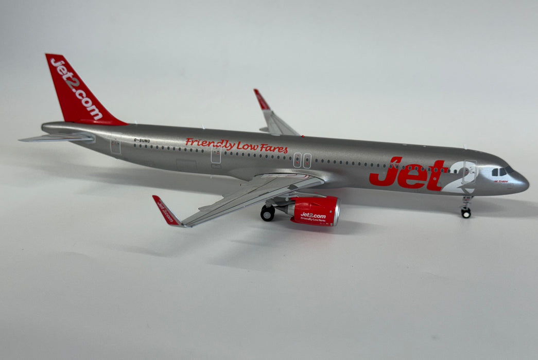 G2EXS1398 | Gemini200 1:200 | Airbus A321neo Jet2 G-SUNO (upgraded stand)