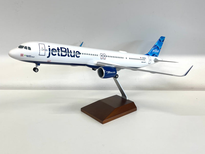 SKR8426 | Skymarks Models  1:100 | Airbus A321LR JetBlue 'Mintroduce Myself' N4048J **PRE-OWNED**