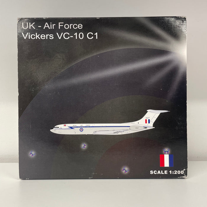 JC2083 | JC Wings 1:200 | VC-10 RAF Royal Air Force XR807 **PRE-OWNED**