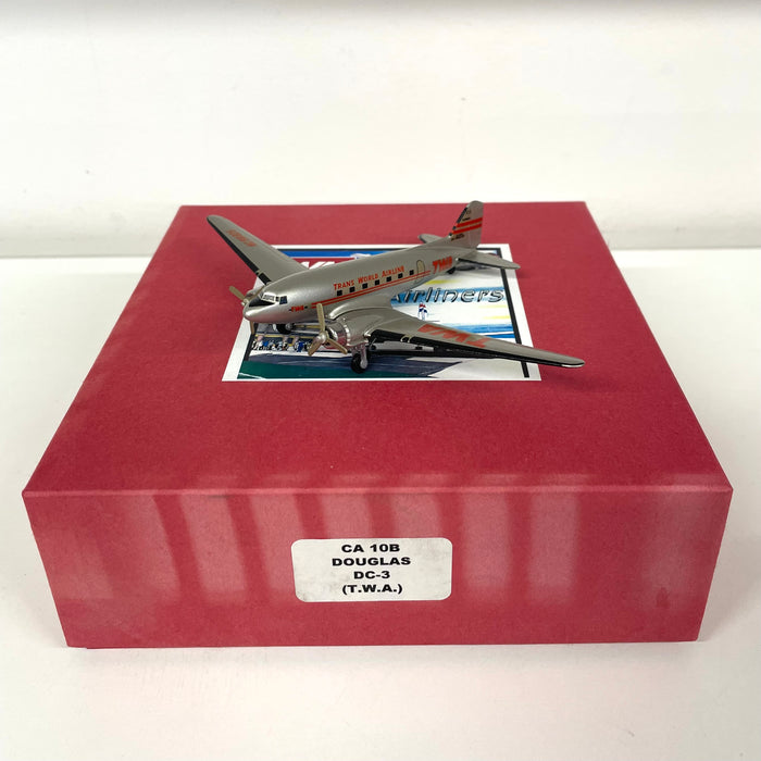 CA-10B | Western Models UK 1:200 | Douglas DC-3 TWA NC88825 **PRE-OWNED**