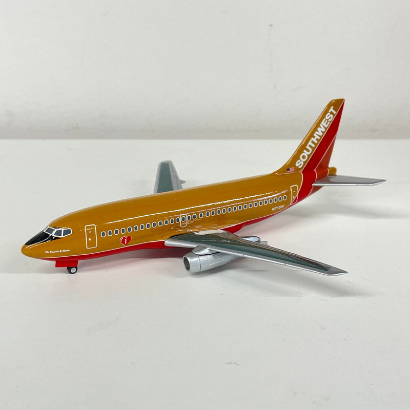 SL-N71SW | Skyline Classics 1:200 | Boeing 737-200 Southwest N71SW **PRE-OWNED**