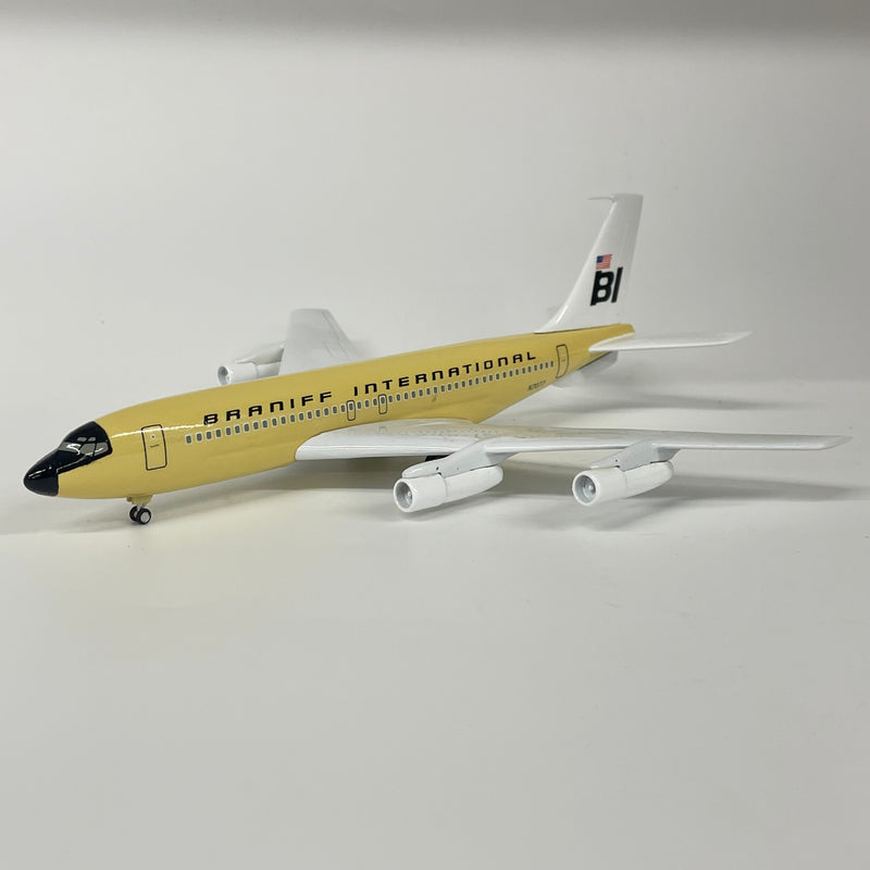 SL-N7077 | Skyline Classics 1:200 | Boeing 720 Braniff International Beige N7077 **PRE-OWNED**