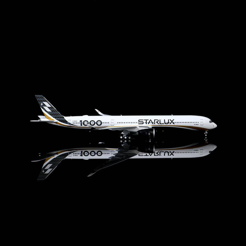 HA35K0013 | Aero Polaris 1:400 | Airbus A350-1000 Starlux Airlines B-58552 Carbon Fiber | is due July 2026
