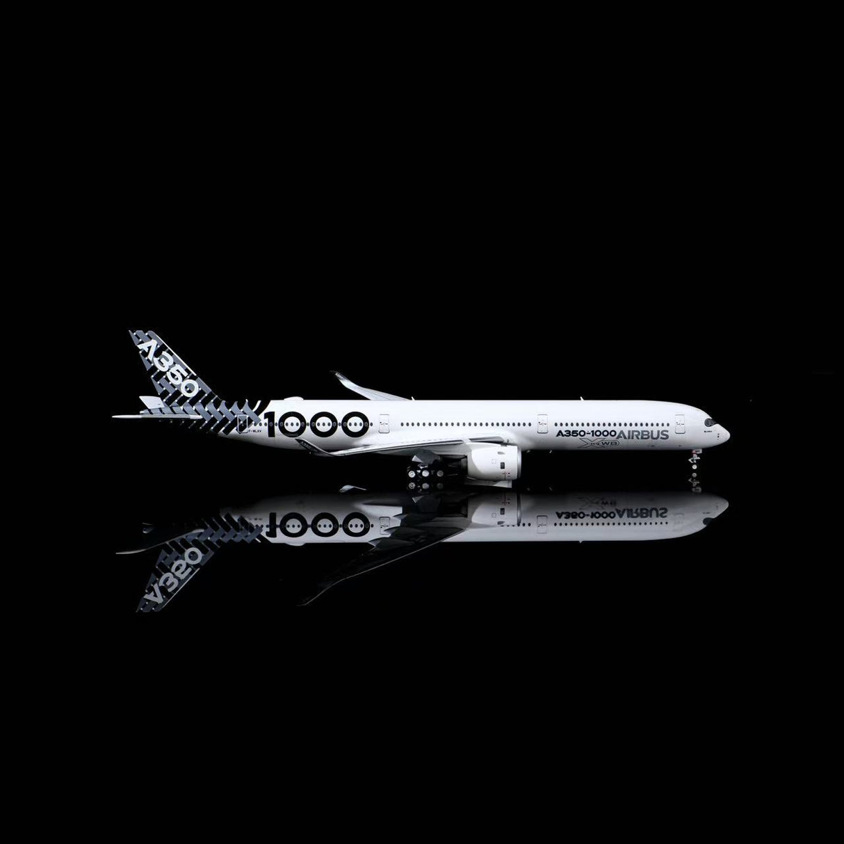 HA35K0011 | Aero Polaris 1:400 | Airbus A350-1000 Carbon Fiber House Livery F-WLXV
