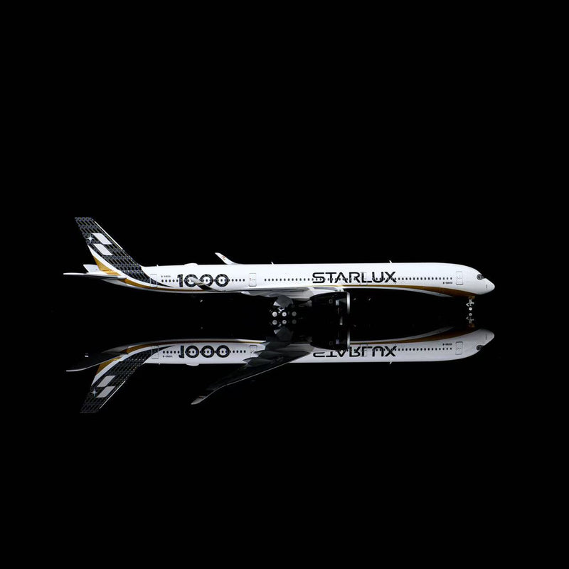 HA35K0012 | Aero Polaris 1:400 | Airbus A350-1000 Starlux Airlines B-58551 Carbon Fiber | is due July 2026