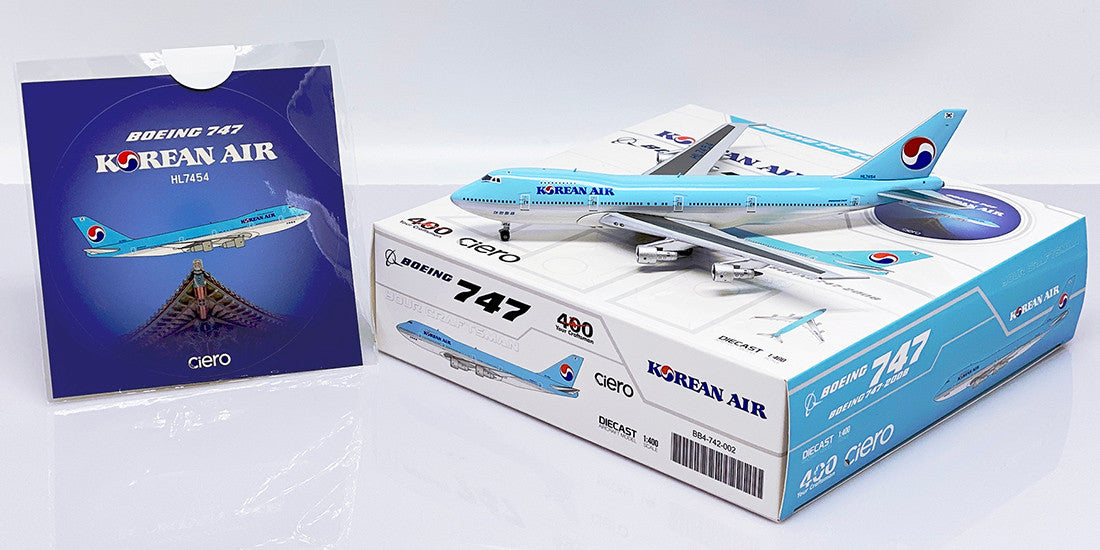 BB4-742-002 | Big Bird 1:400 | Boeing 747-200B Korean Air Reg: HL7454 With Antenna