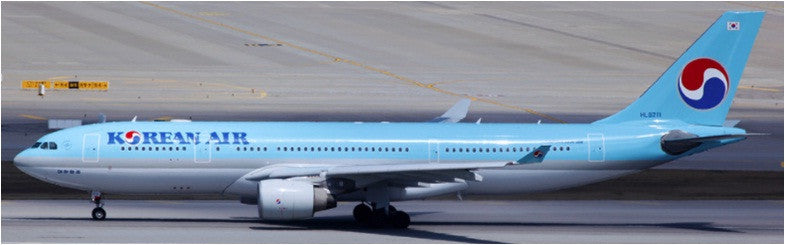 LH2084 | JC Wings 1:200 | Airbus A330-200 Korean Air HL8211 (with stand)