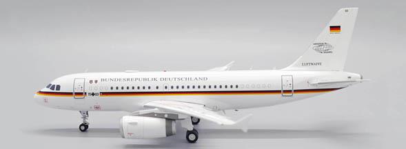 LH2248 | JC Wings 1:200 | Airbus A319 German AF 15+03, 'Bundesrepublik' (with stand) | is due March 2025