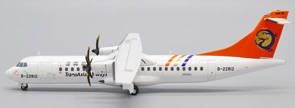 LH2299 | JC Wings 1:200 | 	ATR72-500 TransAsia Airways B-22812 (with stand) | is due March 2025