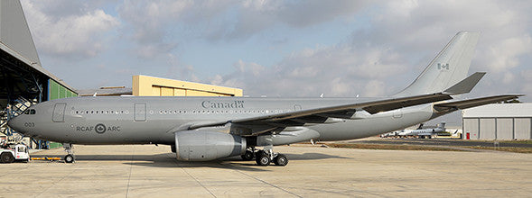 LH2461 | JC Wings 1:200 | Airbus CC-330 Royal Canadian Air Force Husky Reg: 330003
