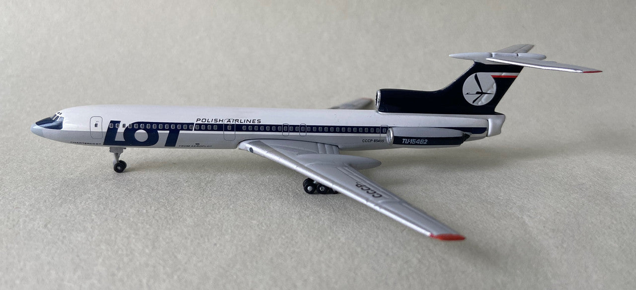 AC411190 | Aero Classics 1:400 | Tupolev Tu-154-B2 LOT CCCP-85455