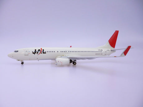 BBOX319 | Blue Box 1:200 | Boeing 737-800 JAL Express JA319J