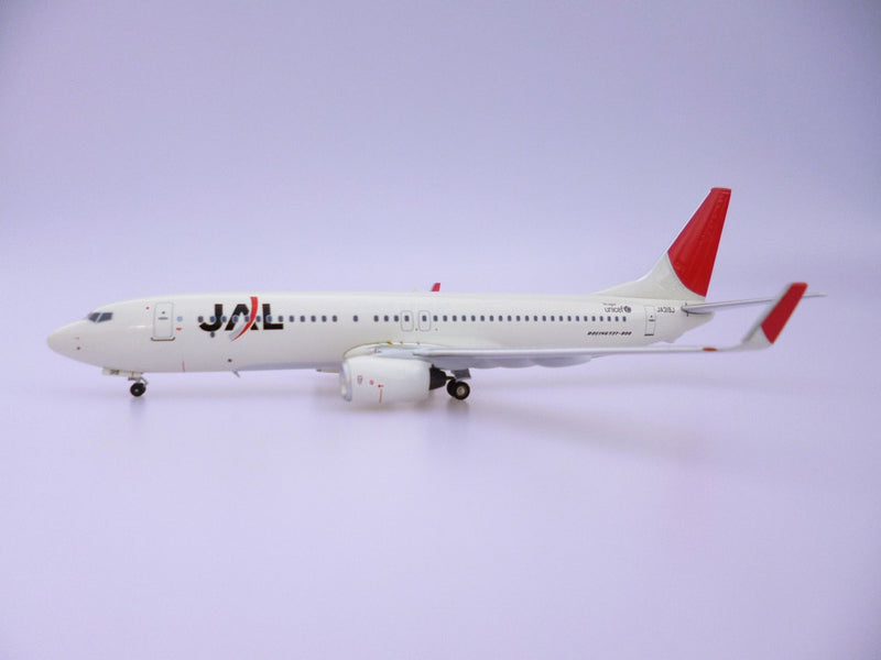 BBOX319 | Blue Box 1:200 | Boeing 737-800 JAL Express JA319J
