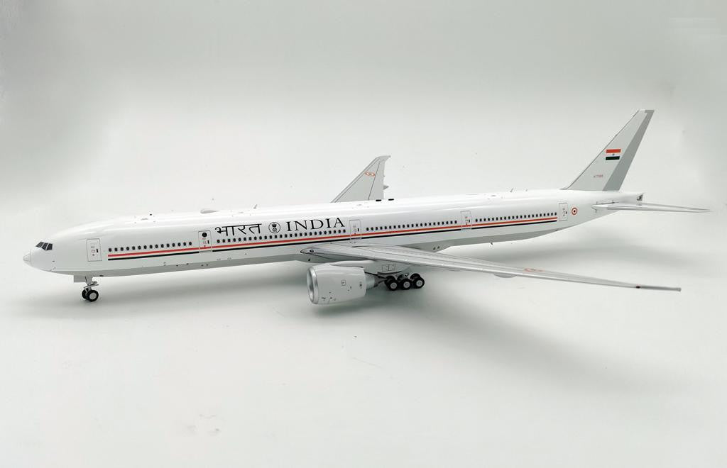 IF773IAF1220 | InFlight200 1:200 | Boeing 777-300 Indian Air Force K7066 (with stand)