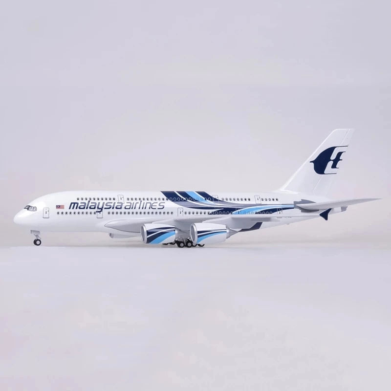 DMMA380 | Desktop Models 1:160 | Airbus A380 Malaysian Airlines (LED Light up)