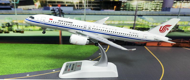 AV2114 | Aviation 200 1:200 | B-919Y Air China COMAC C919-100ER detachable gear | is due May 2025