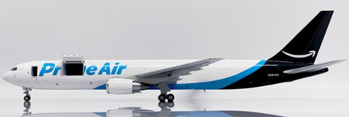 SA2018C | JC Wings 1:200 | Boeing 767-300ER(BDSF) Amazon Prime Air Interactive Series Reg: N307AZ | is due May 2025