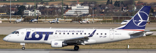 XX40719 | JC Wings 1:400 | Embraer ERJ-170LR LOT Polish Airlines Reg: SP-LDF With Antenna | is due July 2025