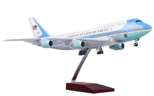 DMAF1BVC25 | Desktop Models 1:142 | Boeing VC25, Air Force One, LED light up