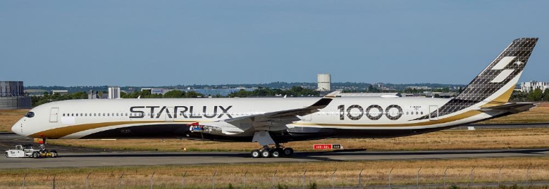 EW435K002 | JC Wings 1:400 | Airbus A350-1000XWB "Carbon Fiber" Starlux Airlines Reg: B-58551 With Antenna | is due August 2025