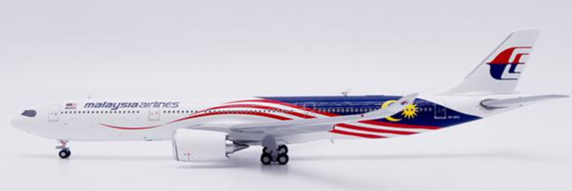 XX40252 | JC Wings 1:400 | Airbus A330-900NEO Malaysia Airlines Reg: 9M-MNH With Antenna | is due August 2025