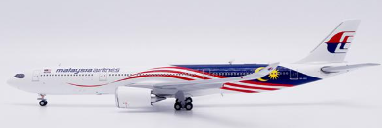 XX40252 | JC Wings 1:400 | Airbus A330-900NEO Malaysia Airlines Reg: 9M-MNH With Antenna | is due August 2025