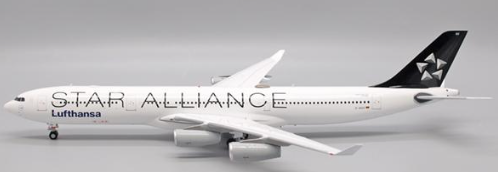 XX20151 | JC Wings 1:200 | Airbus A340-300 Lufthansa Star Alliance Reg: D-AIGV With Stand | is due November 2025
