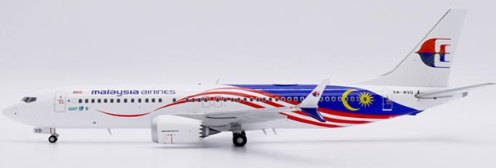 LH2455 | JC Wings 1:200 | Boeing 737 MAX 8 Malaysia Airlines Reg: 9V-MVD With Stand | is due November 2025