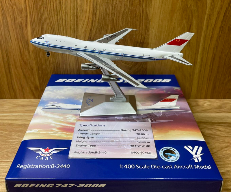 YY74205 | YY Wings 1:400 | Boeing 747-200 CAAC B-2440 | is due October 2025