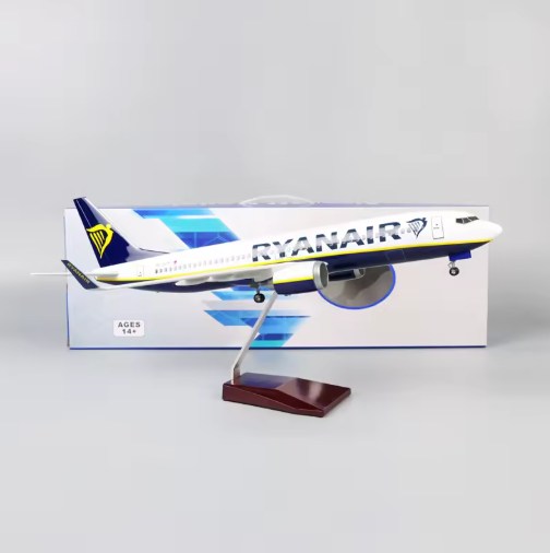 DMRAB7378 | Desktop Models 1:160 | Boeing 737-8 Ryan Air LED light up