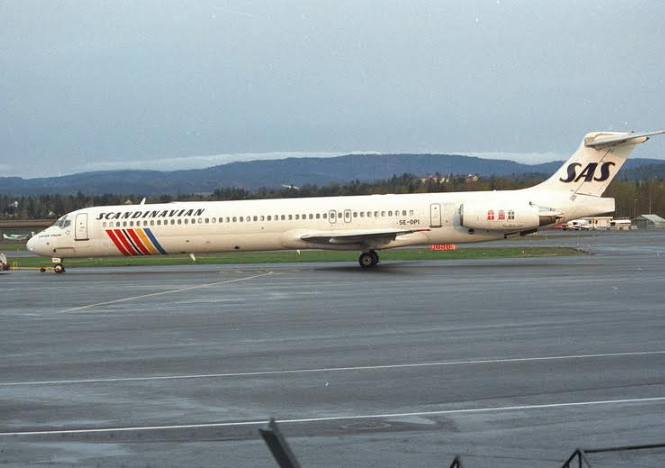 PH12057 | Phoenix 1:400 | McDonnell Douglas MD-83 Scandinavian SAS SE-DPI | is due November 2025